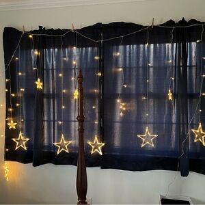Star Curtain Lights 2 sections of 9’ 8 different settings Fully Working!